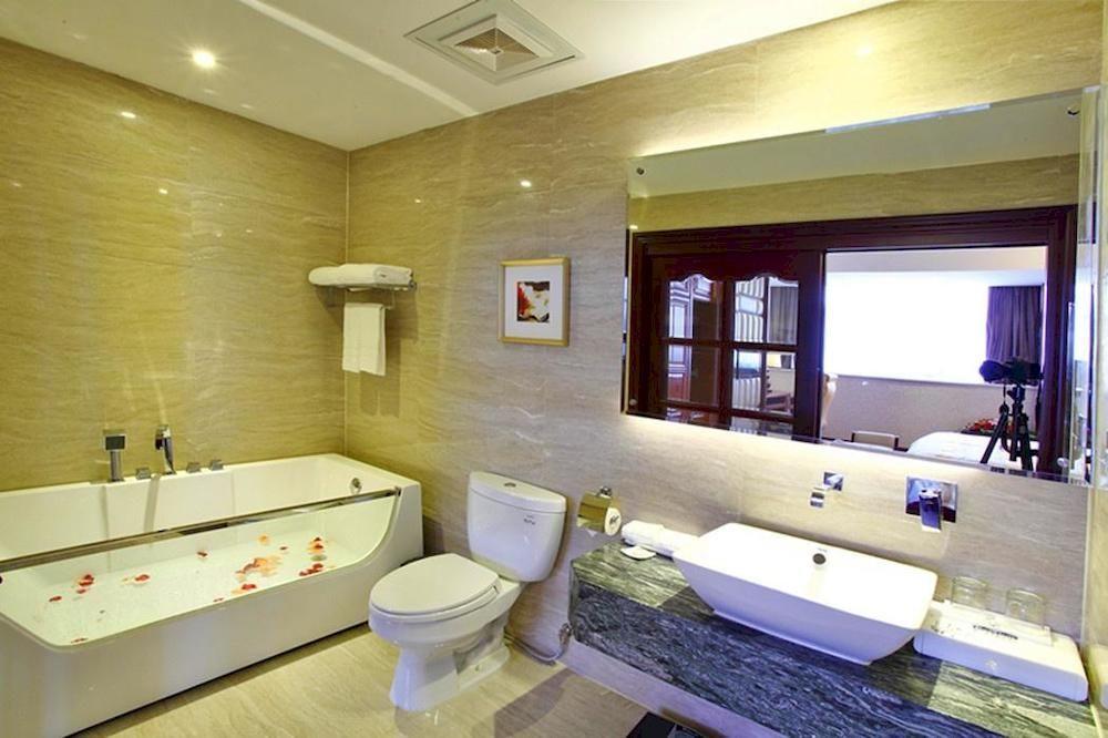 Days Inn Hotspring Xiamen Exterior photo