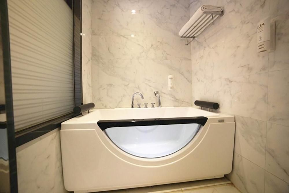 Days Inn Hotspring Xiamen Exterior photo