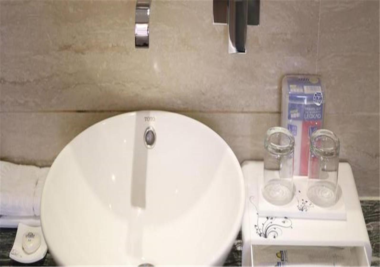 Days Inn Hotspring Xiamen Exterior photo