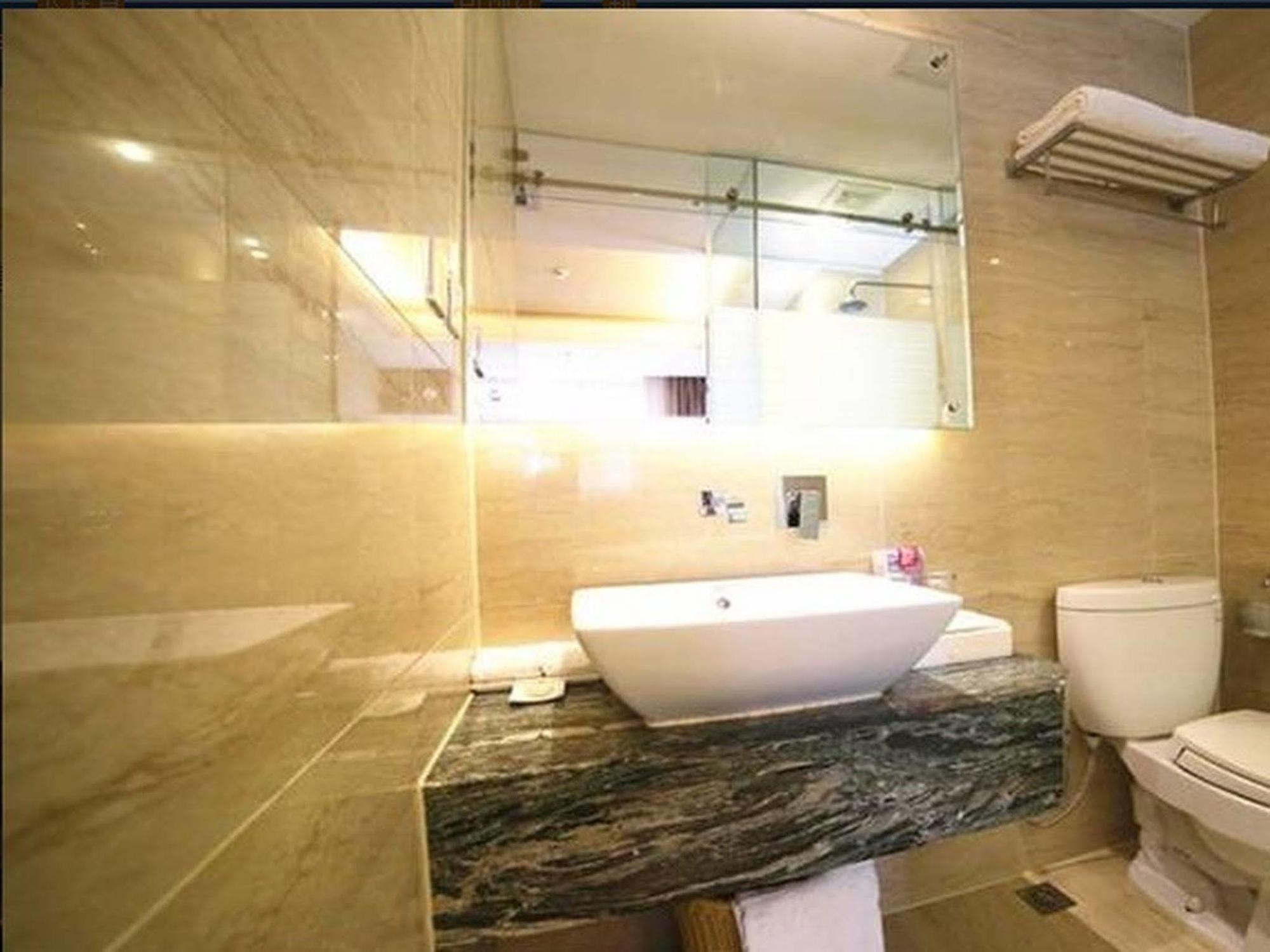 Days Inn Hotspring Xiamen Exterior photo